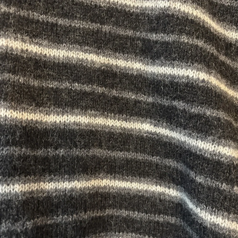 Vintage Men's Oakton Ltd 100% Shetland Wool Knit Pullover Sweater Black Striped